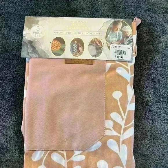 NWT Apron pot holder oven mitt combo - Picture 2 of 7
